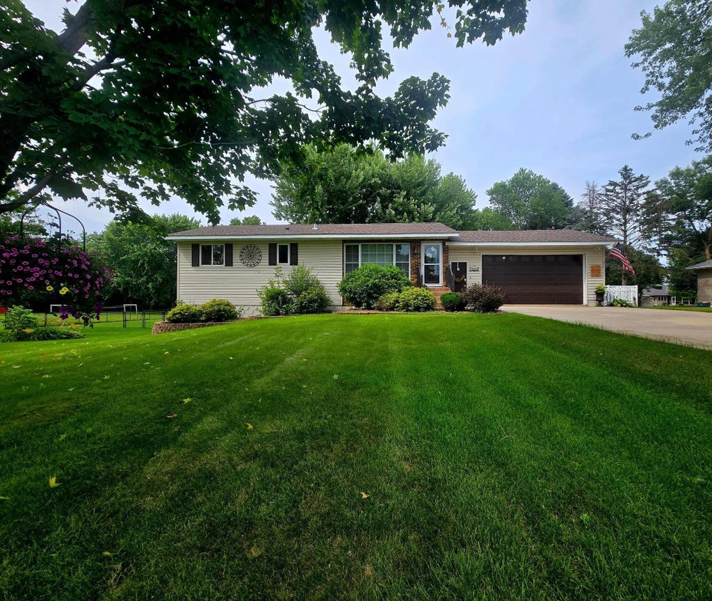 15566 241st Street, Wakefield Twp