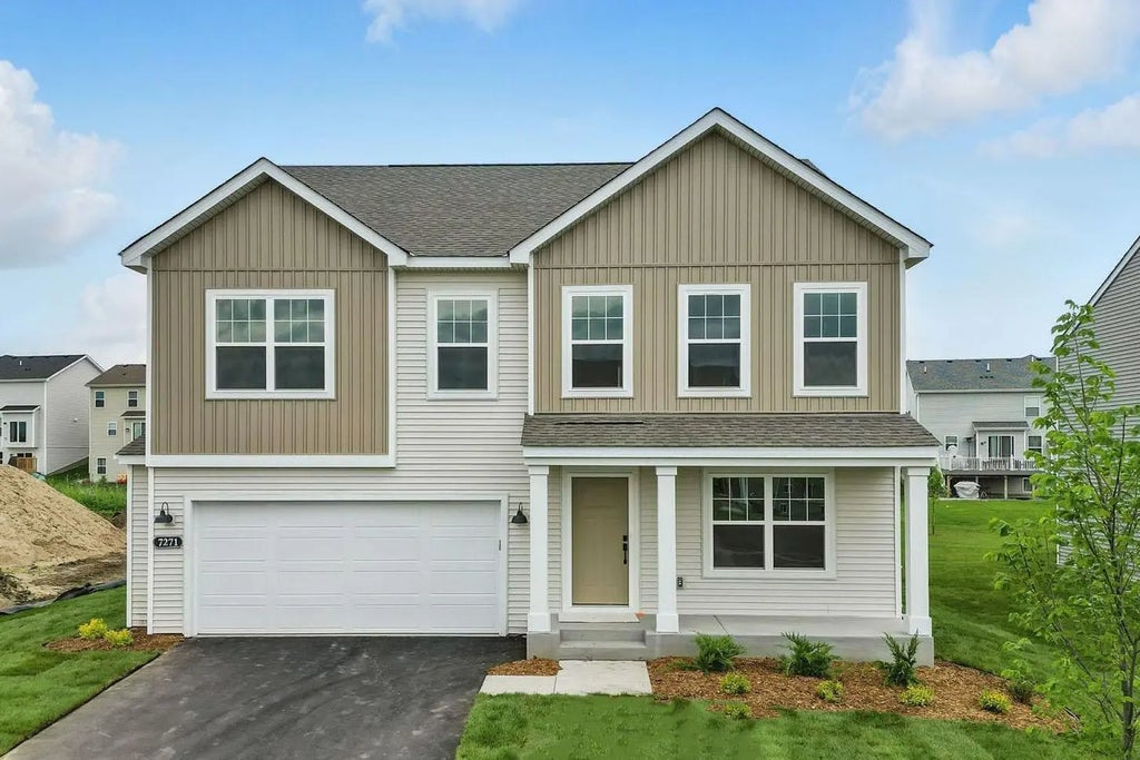 1117 Annagaire Curve, Rosemount