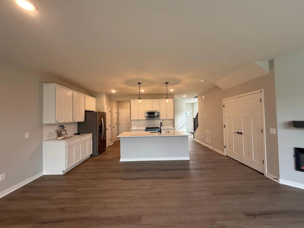 14995 Avondale View, Rosemount