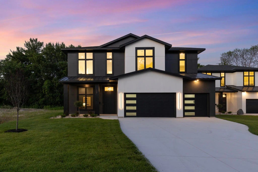 504 N Maple Street, Chaska