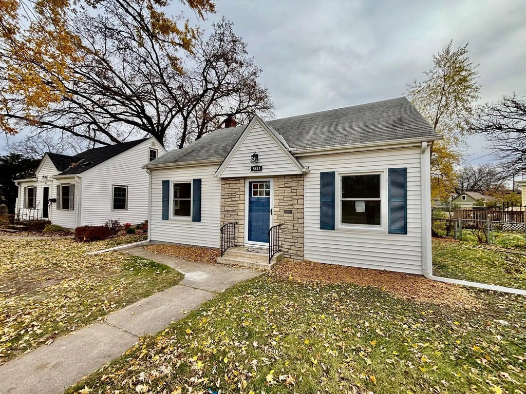 5831 W Lake Street, Saint Louis Park