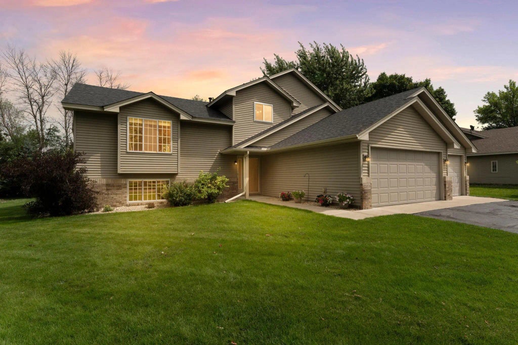 23076 Creekview Court, Rogers