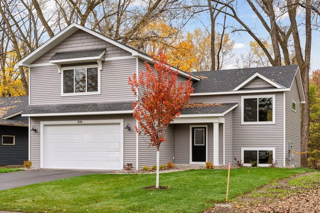 826 104th Avenue Nw, Coon Rapids