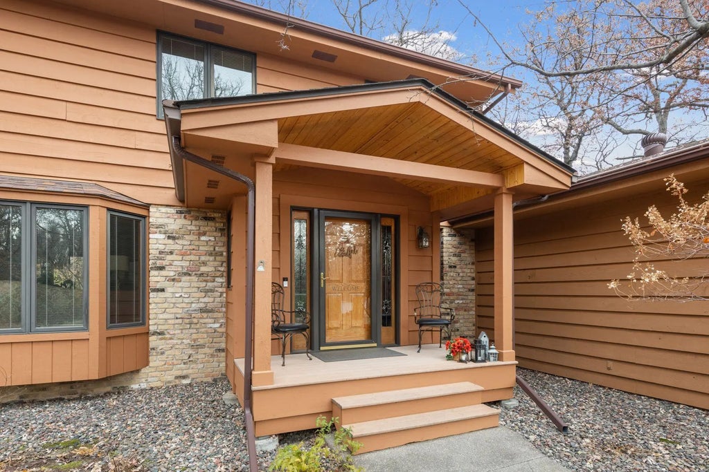 285 Wedgewood Lane N, Plymouth