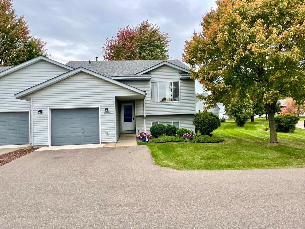 20035 Ideal Way, Lakeville