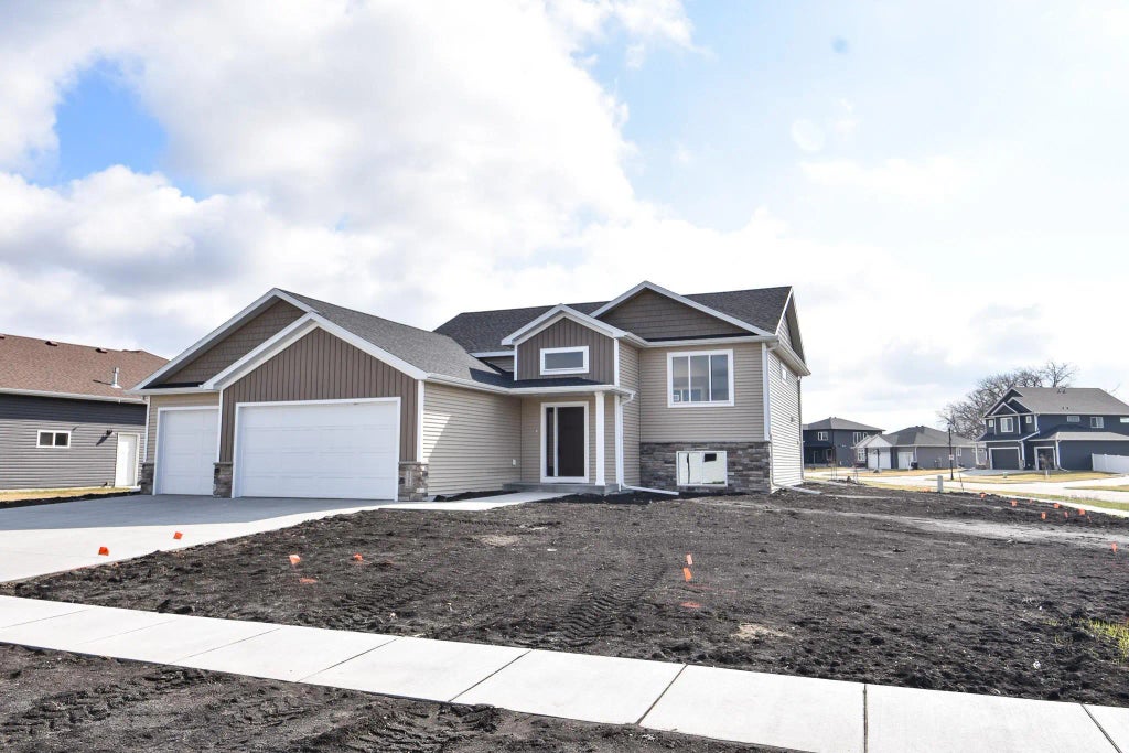 4205 Bristlecone Loop S, Fargo