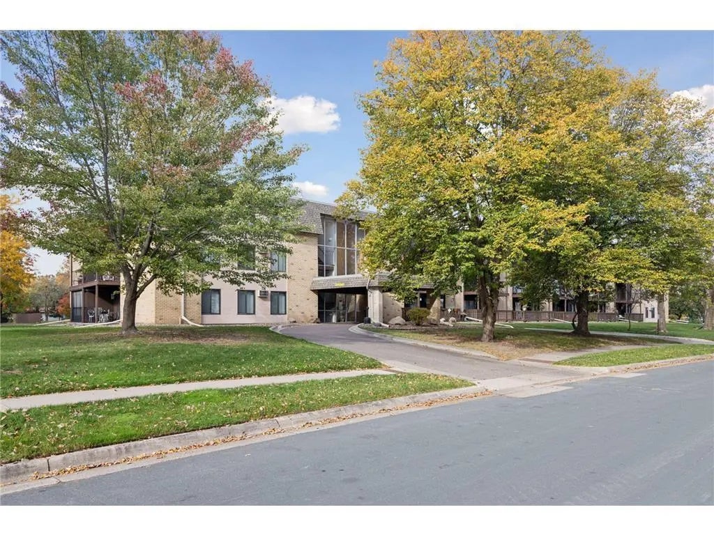 3461 Kent Street 1005, Shoreview