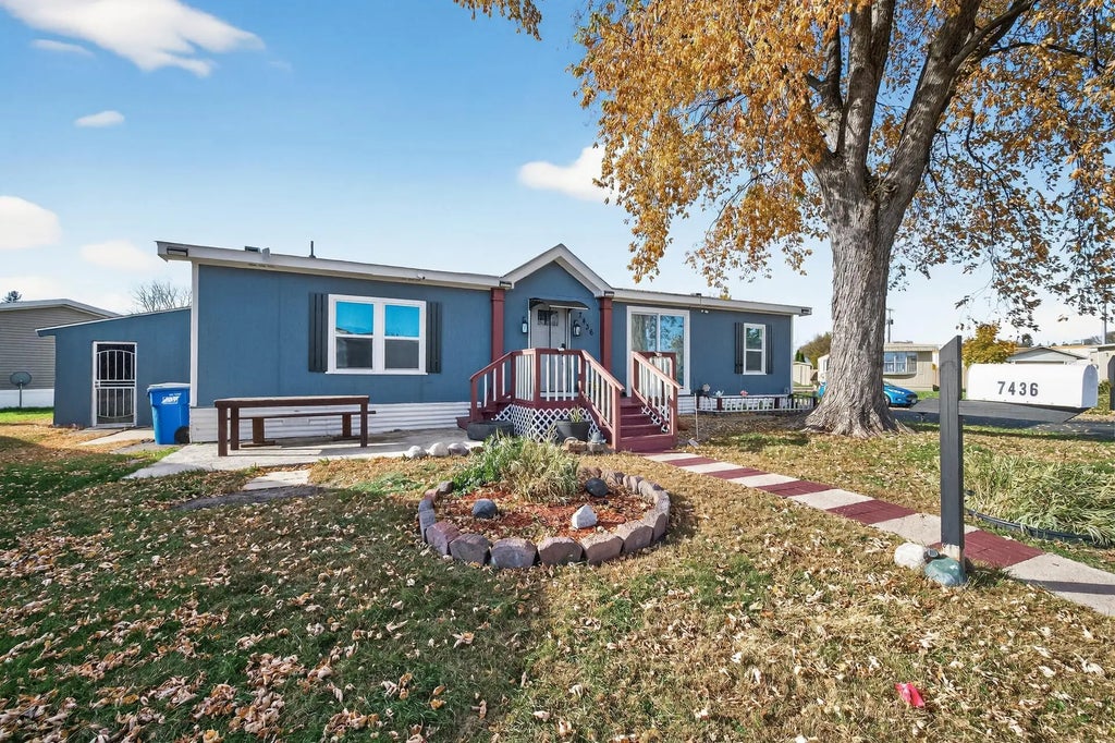 7436 West Circle Ne, Fridley