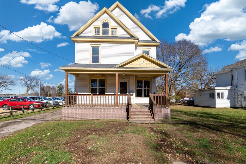 207 12th Avenue W, Menomonie