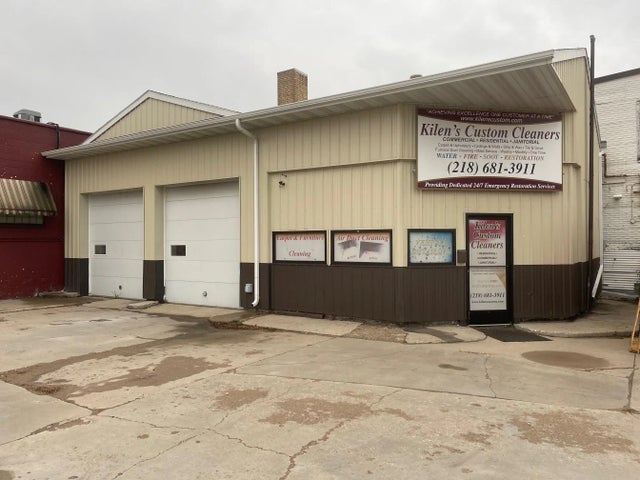 102 2nd Street E, Thief River Falls