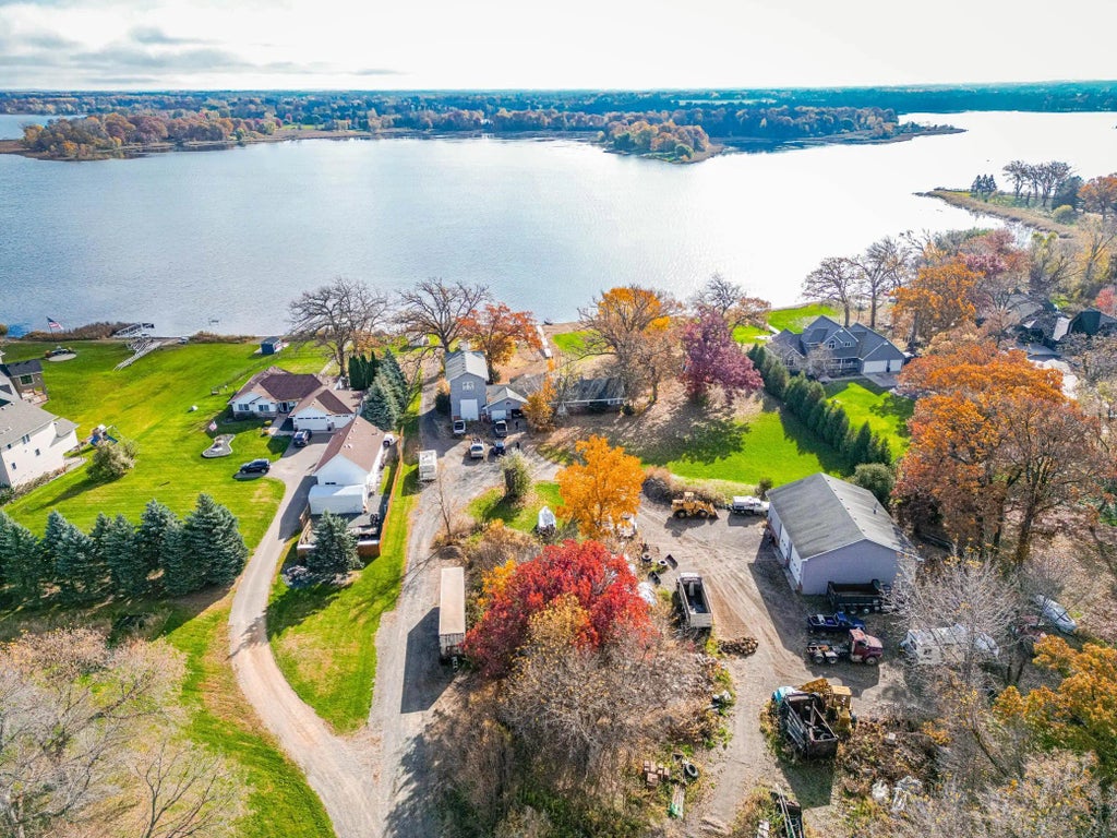 9225 Lake Boulevard, Chisago City