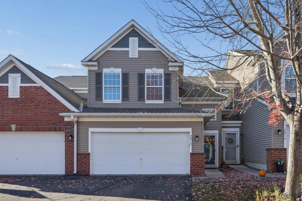 2814 Spy Glass Drive, Chaska