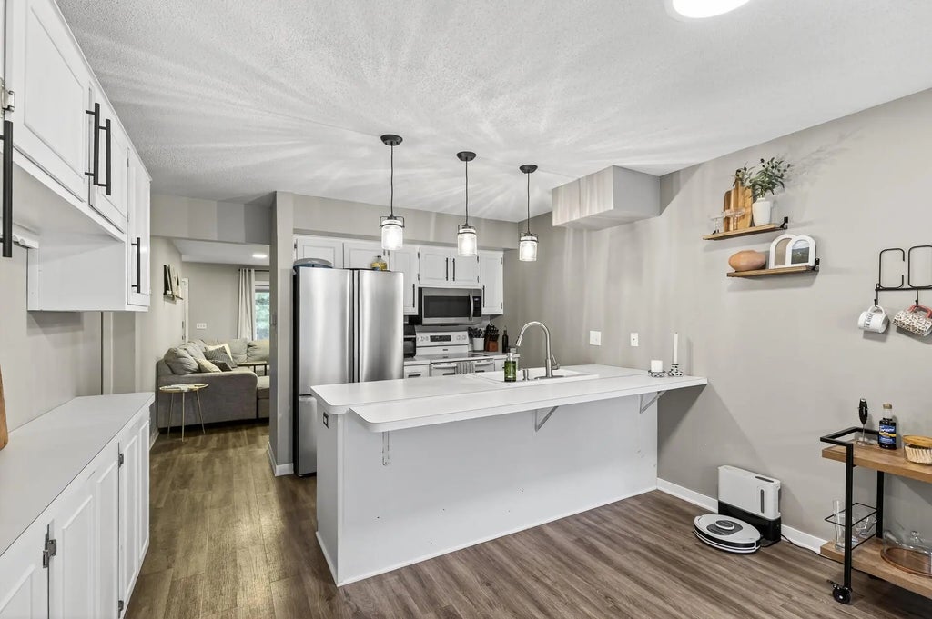 44 Walden Street, Burnsville