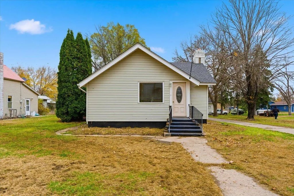 420 Pleasant Avenue S, Brooten