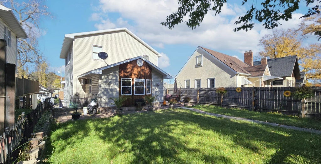 1163 Case Avenue, Saint Paul