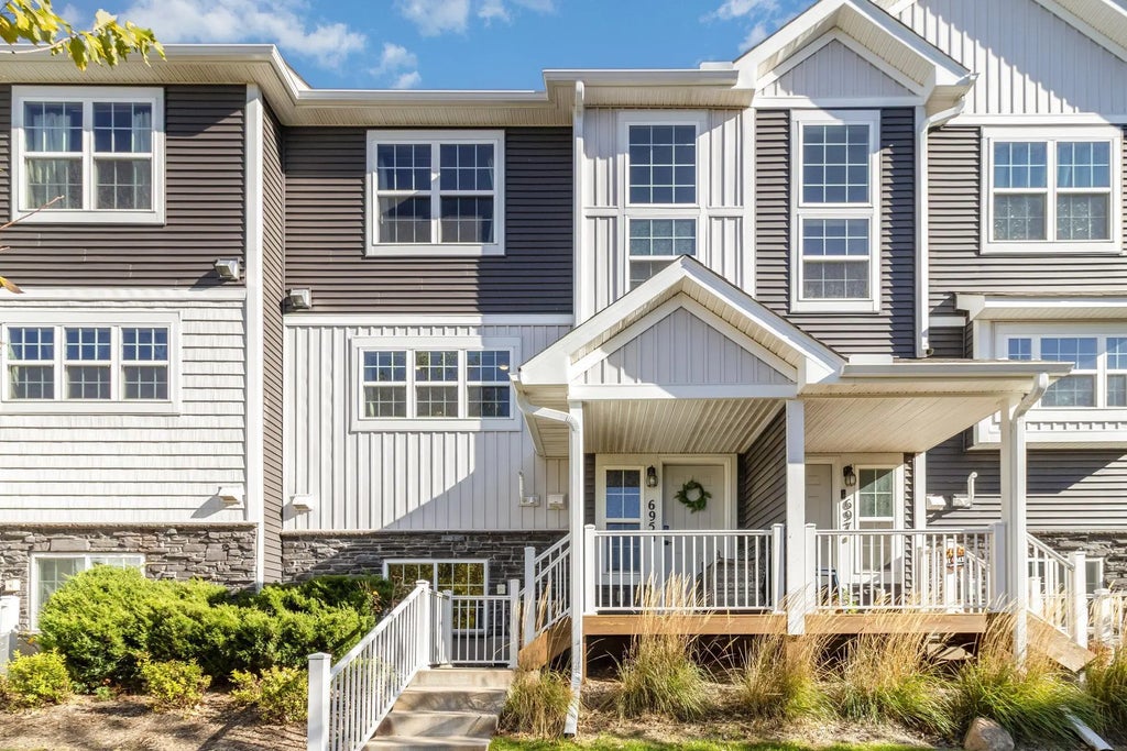 695 Eagle Court, Lino Lakes