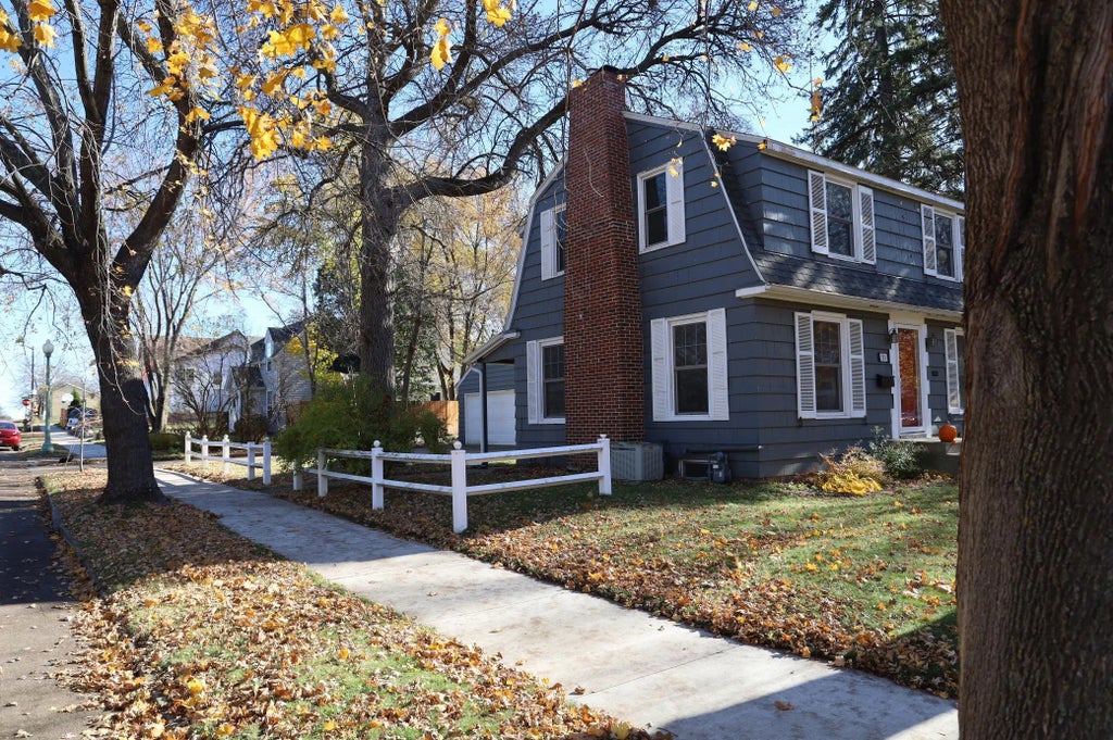 703 Maple Street, Alexandria