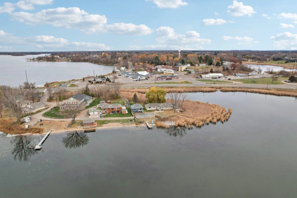 516 Park Island Road, Center City