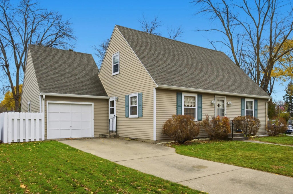 1720 12th Street S, Moorhead