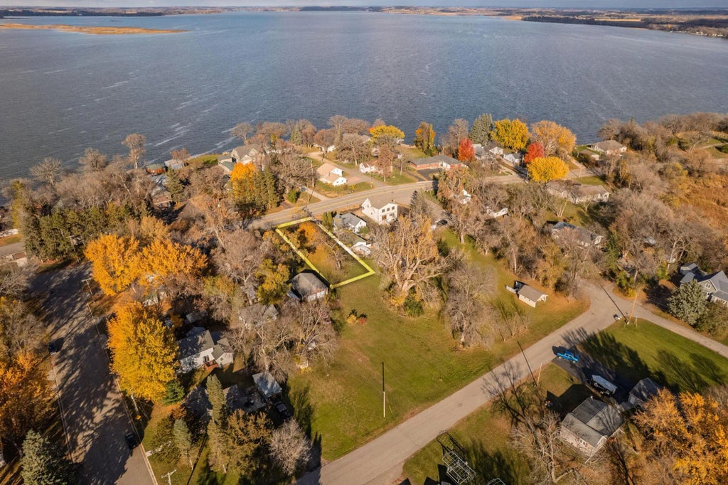 816 E Lake Street, Osakis