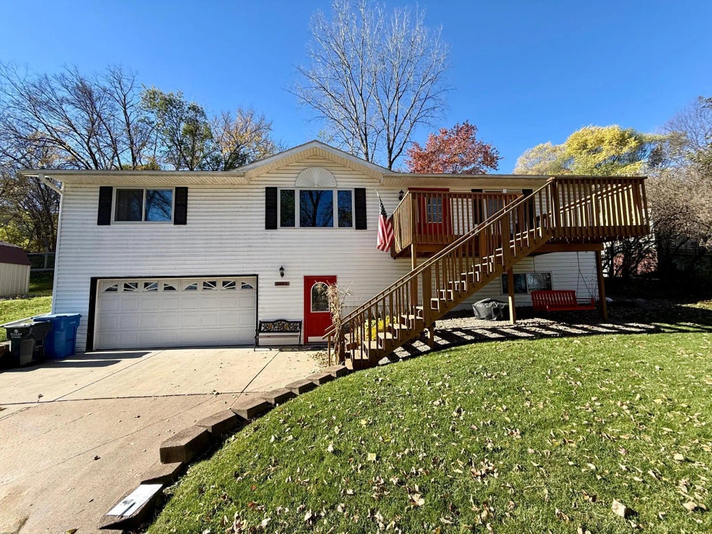 6815 Woodland Boulevard, Goodview