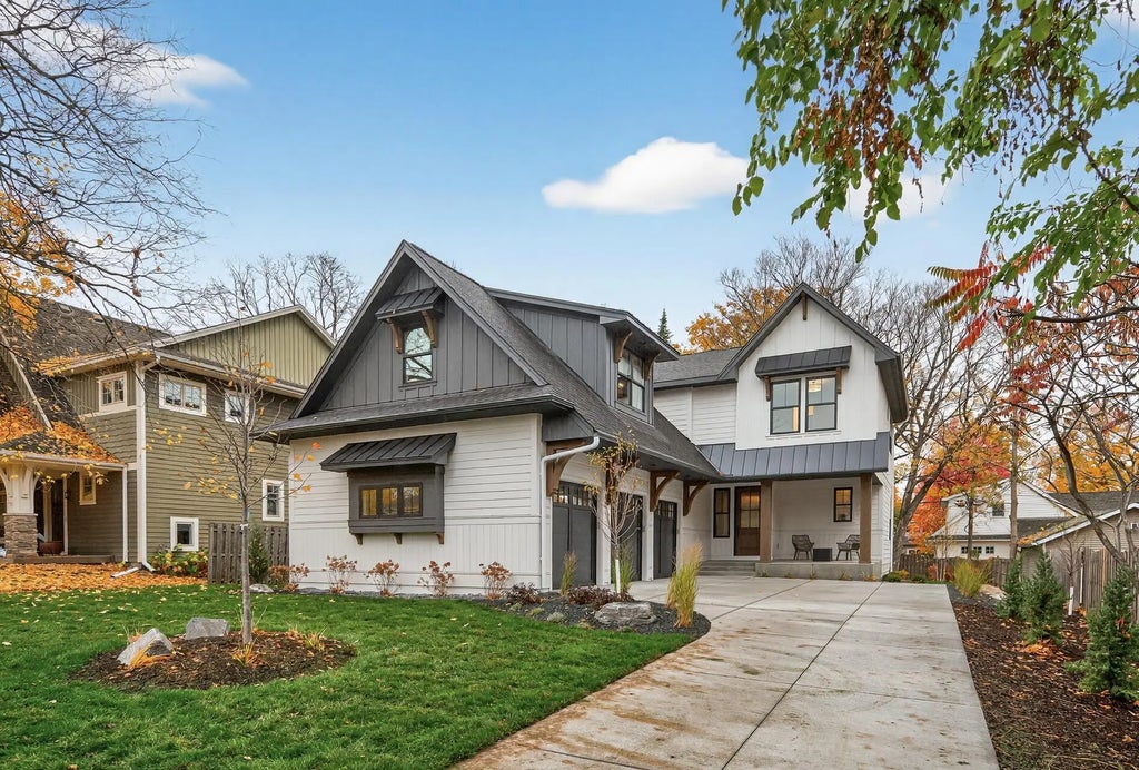 641 Park Street E, Wayzata