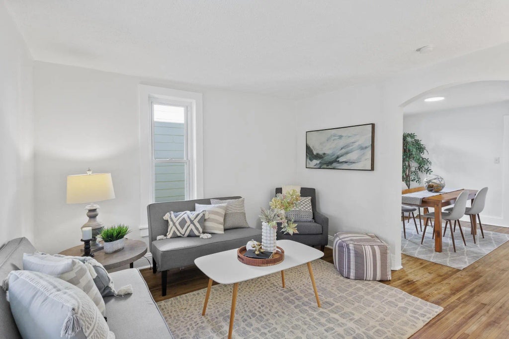 844 Howell Street N, Saint Paul