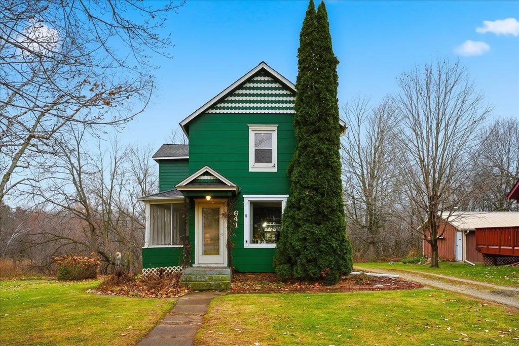 641 W Main Street W, Ellsworth