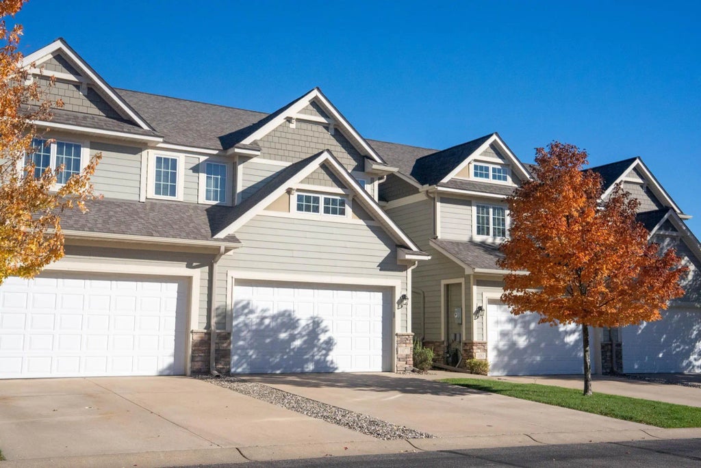 1077 Provence Lane, Waconia