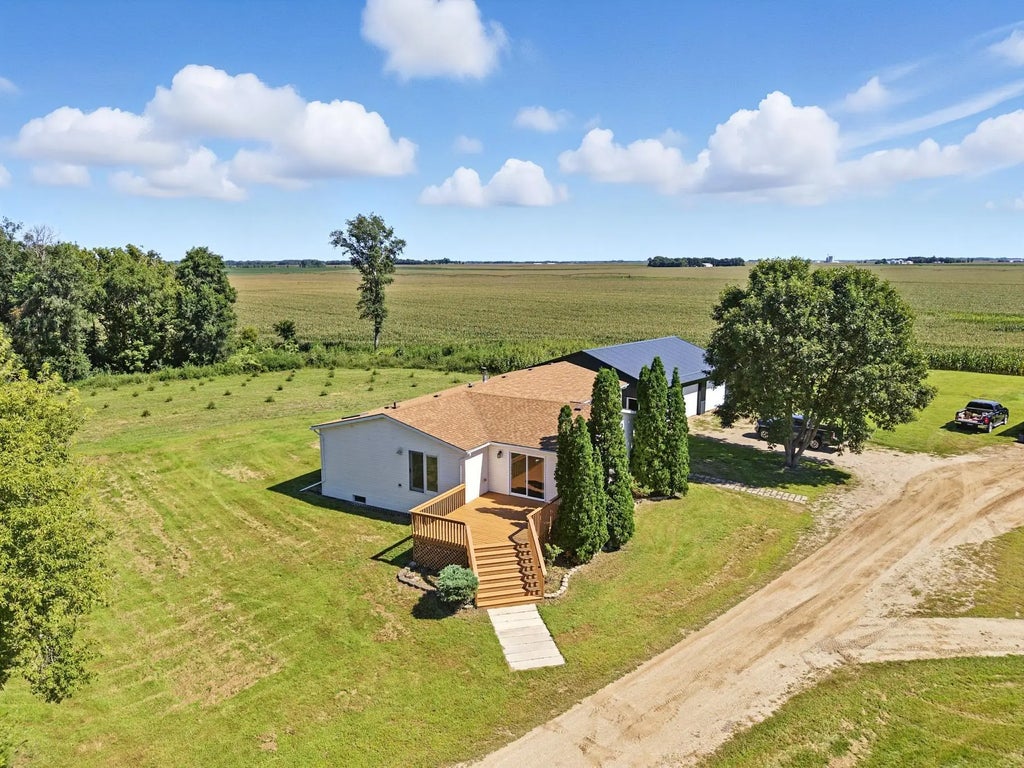 755 240th Avenue Sw, Appleton