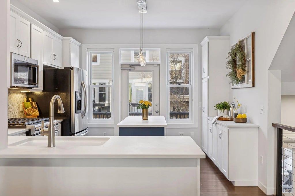 37 4th Avenue N 103, Minneapolis