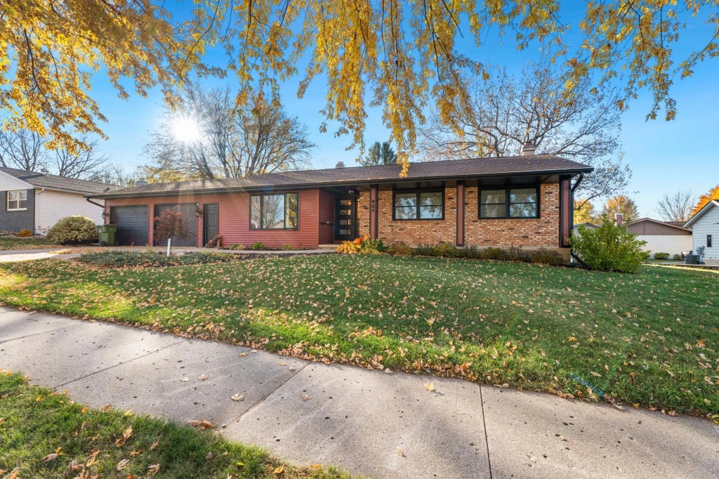 957 Miles Drive, Worthington