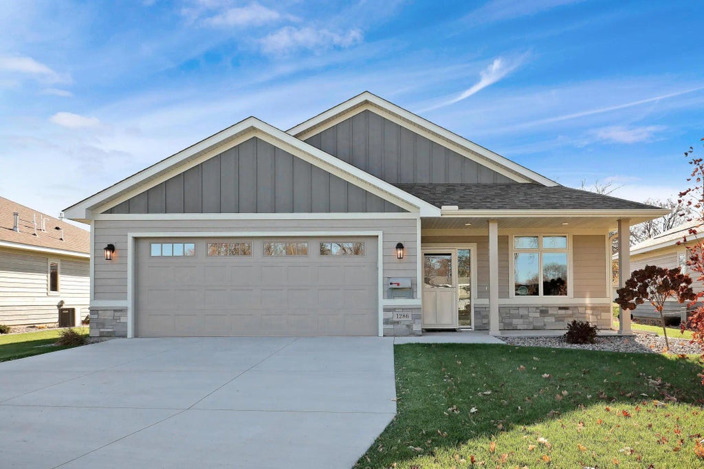 1286 Jefferson Court, Shakopee