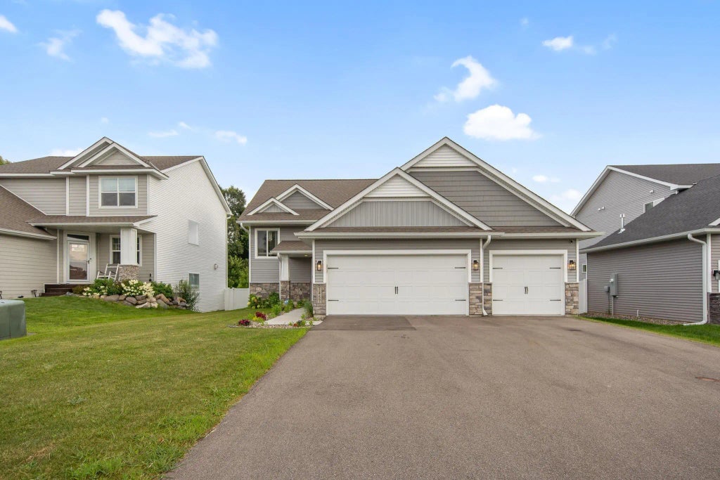 7457 63rd Street S, Cottage Grove