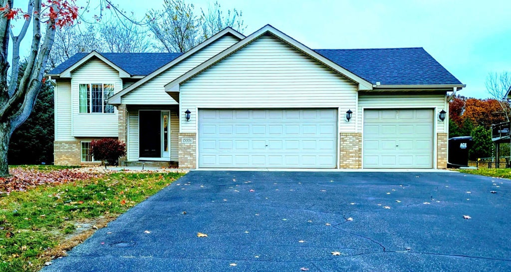 15551 Vale Street Nw, Andover