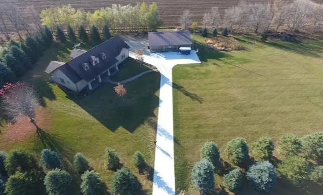 573 State Highway 30, Sweet Twp