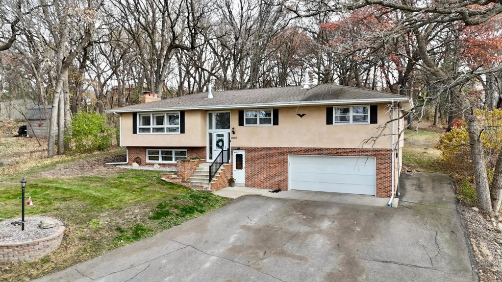 2020 N Benton Drive, Sauk Rapids