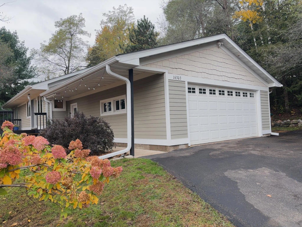 16303 Division Street, Lakeland