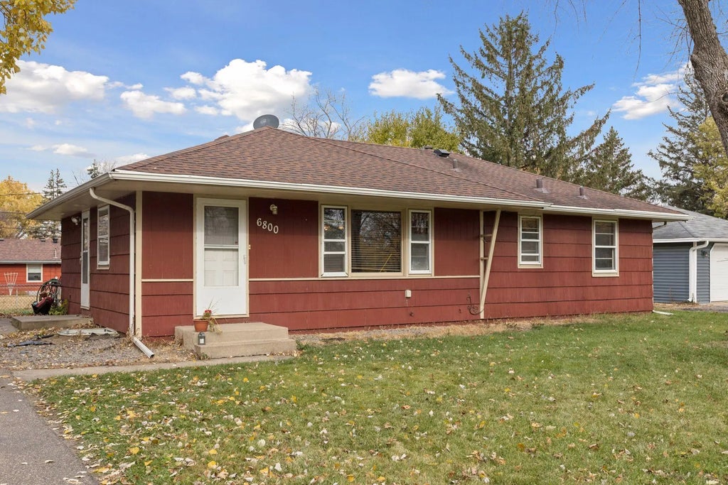 6800 68th Avenue N, Brooklyn Park