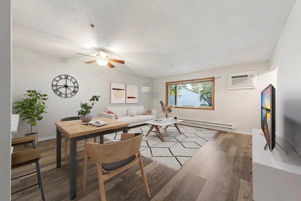 2100 Ridge Drive 13, Saint Louis Park