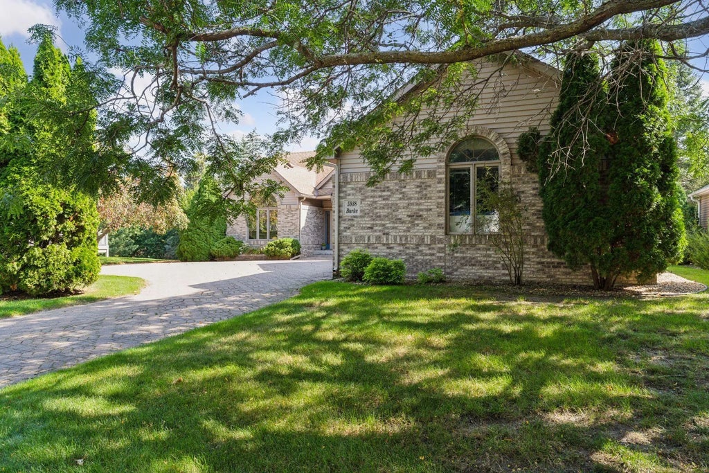 5938 Burke Trail, Inver Grove Heights