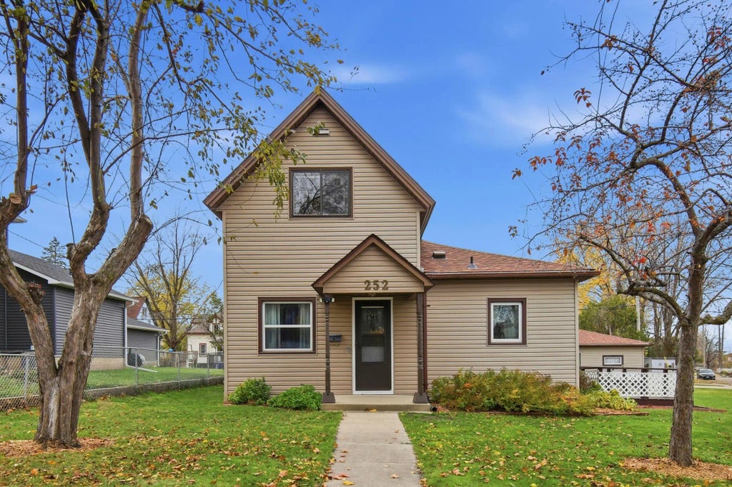 252 Chestnut Avenue, Owatonna