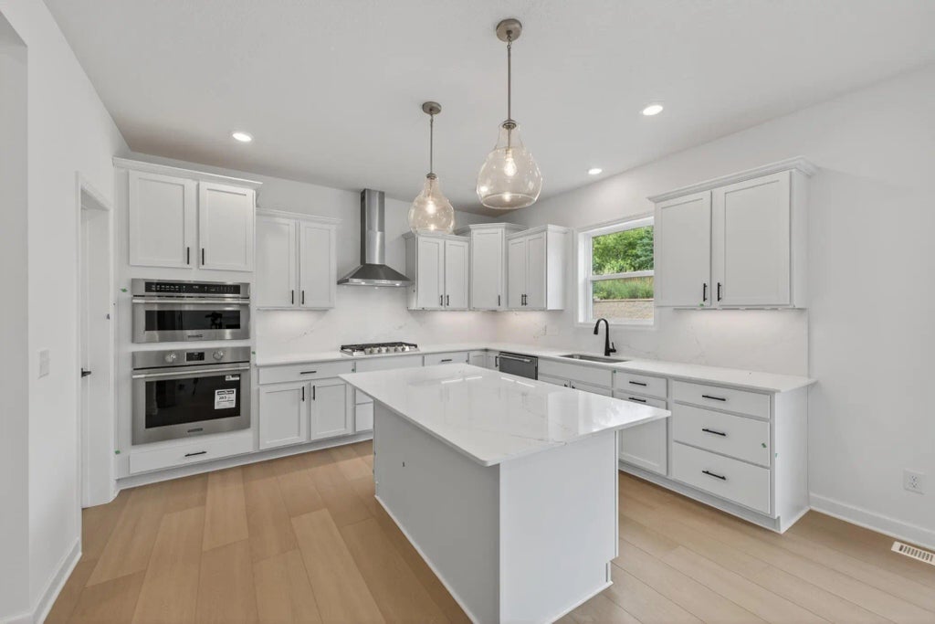 8693 Periwinkle Boulevard, Woodbury