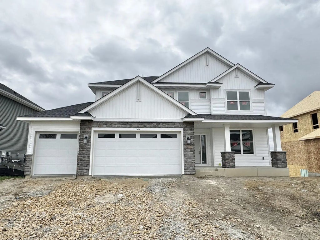 565 Waterford Place, Waconia