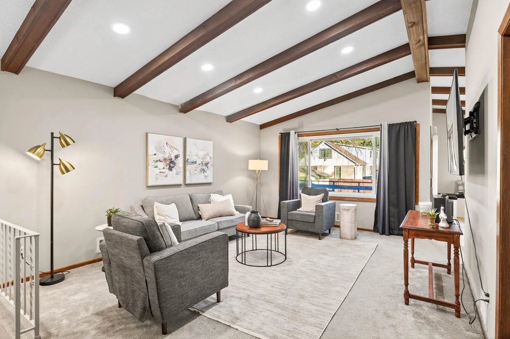 307 Sunrise Lane, Champlin