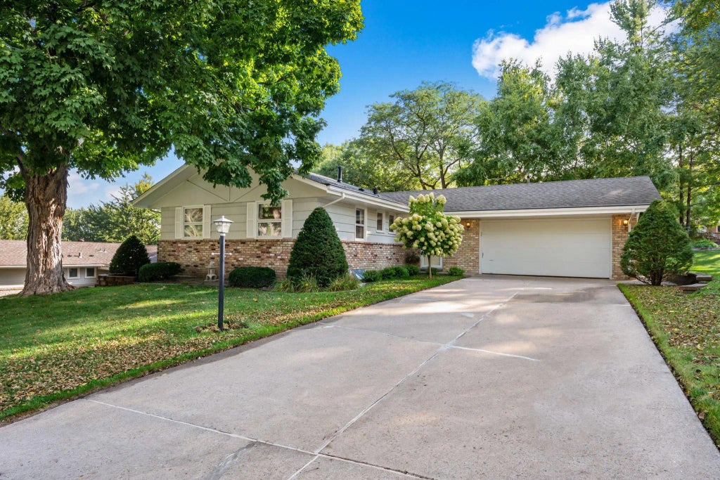 3420 Xylon Avenue N, New Hope