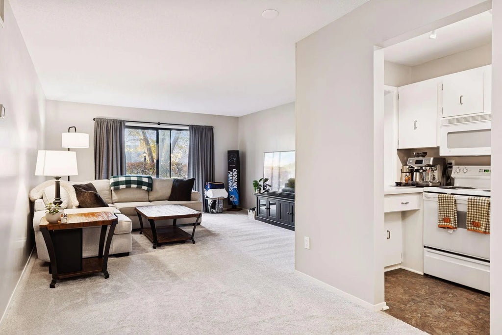 4120 Parklawn Avenue 119, Edina