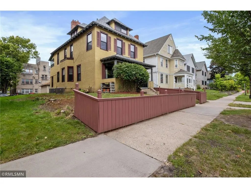 3136 Lyndale Avenue S, Minneapolis