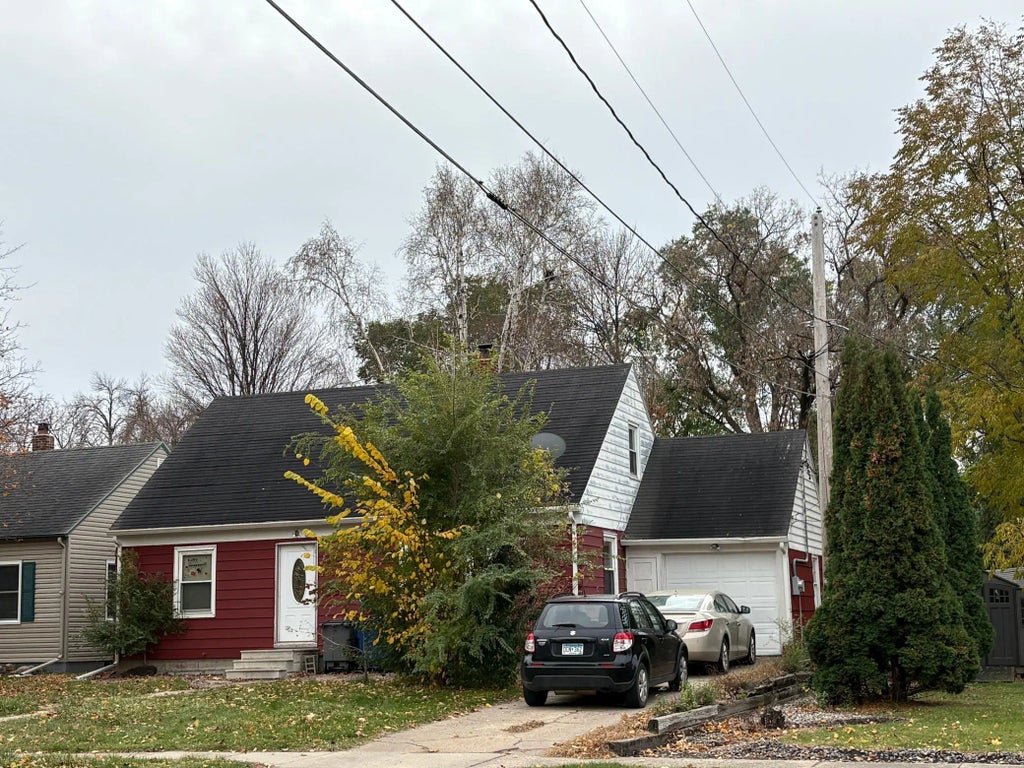 1313 10th Avenue S, Moorhead