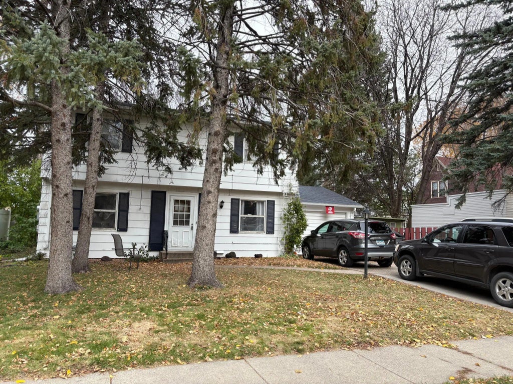 816 7th Avenue S, Moorhead